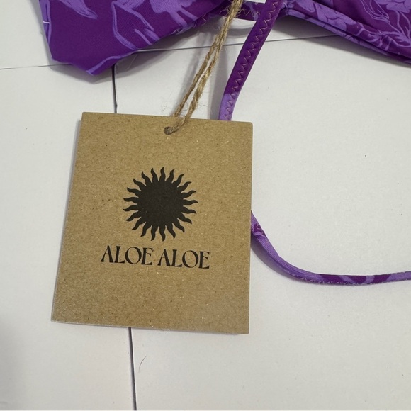 Aloe Aloe Scrunch Bikini Top XL Purple Floral Lanai | NWT - Picture 5 of 6